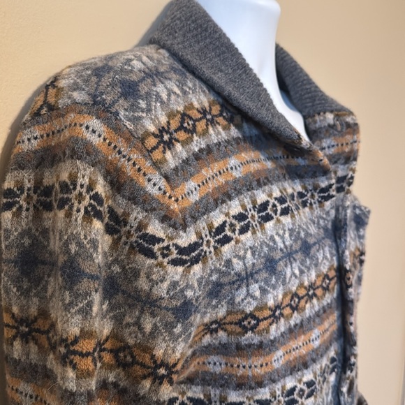 J CREW Fair Isle Lambswool Cardigan. Size Medium - Picture 8 of 10